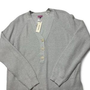 Francesca's Collections Light Gray V-Neck Sweater